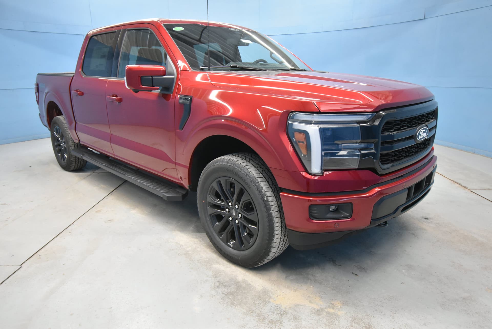 2026 Ford F-150 LARIAT — photo 1 of 51