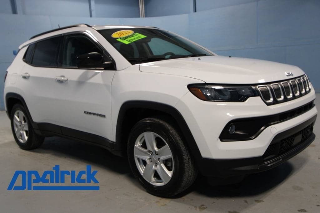 2022 Jeep Compass Latitude — photo 1 of 39