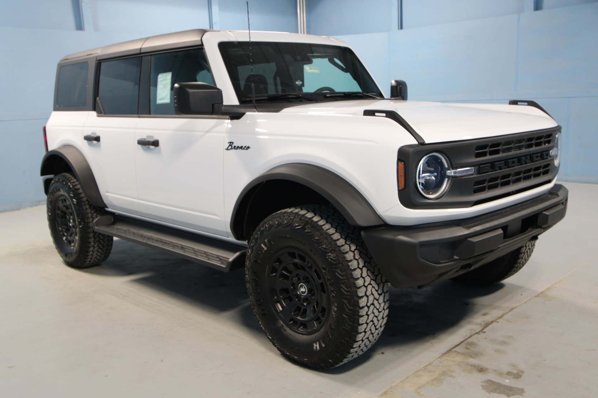 2026 Ford Bronco Big Bend — photo 1 of 43