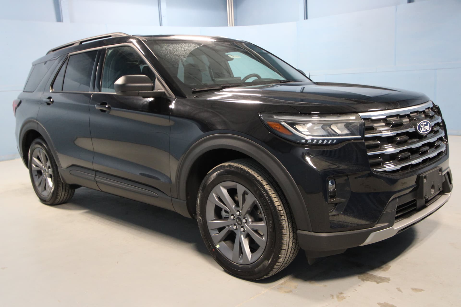 2027 Ford Explorer Active w/200A Pkg — photo 1 of 43