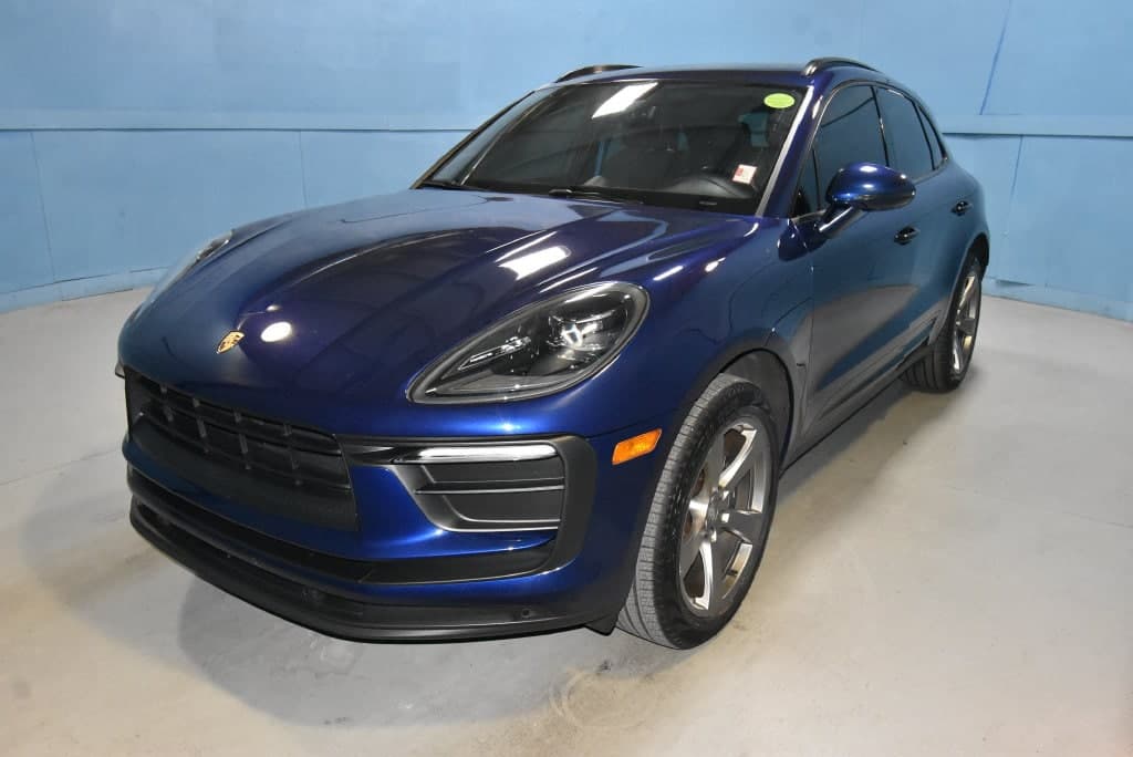 2022 Porsche Macan Base — photo 1 of 36
