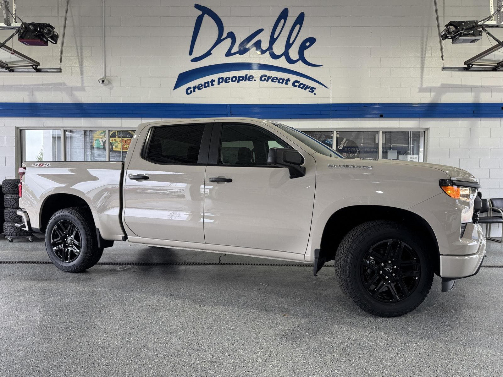 2026 Chevrolet Silverado 1500 Custom — photo 1 of 33