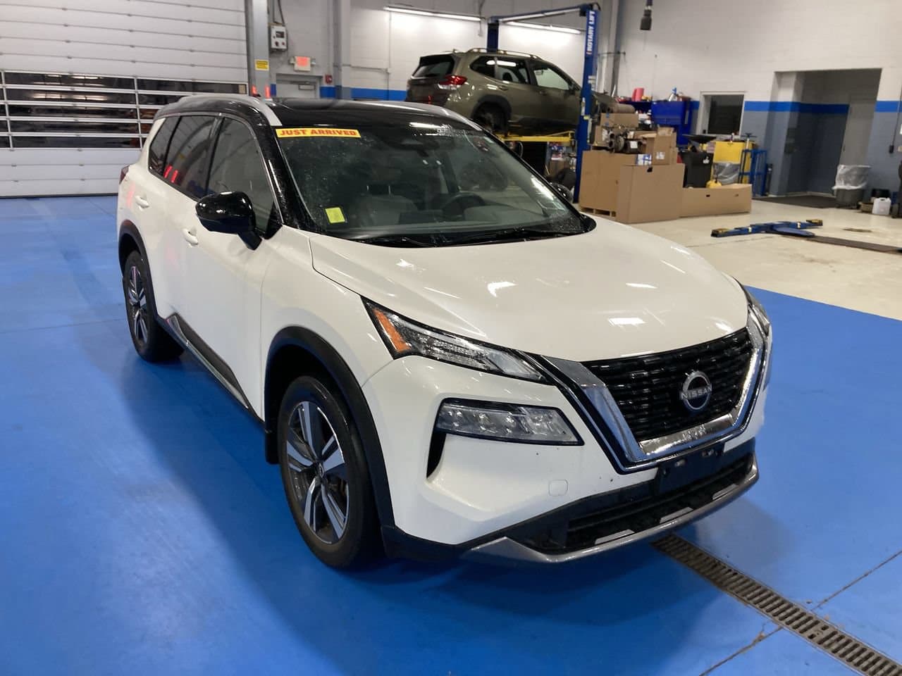 2023 Nissan Rogue SL — photo 1 of 13