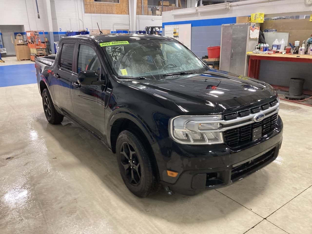 2024 Ford Maverick LARIAT — photo 1 of 14