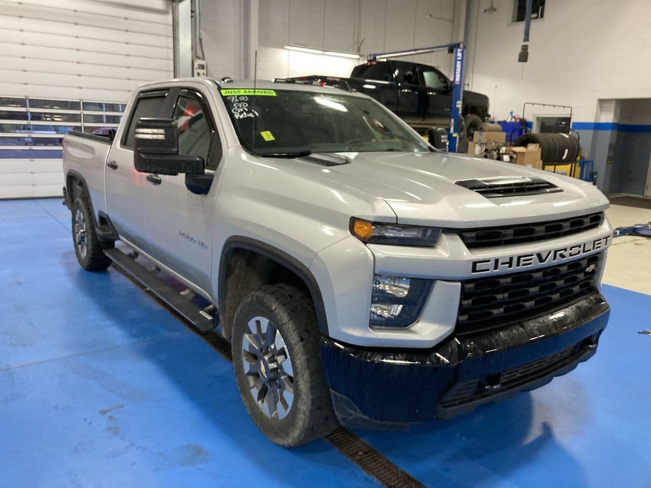 2021 Chevrolet Silverado 2500 HD Custom — photo 1 of 15