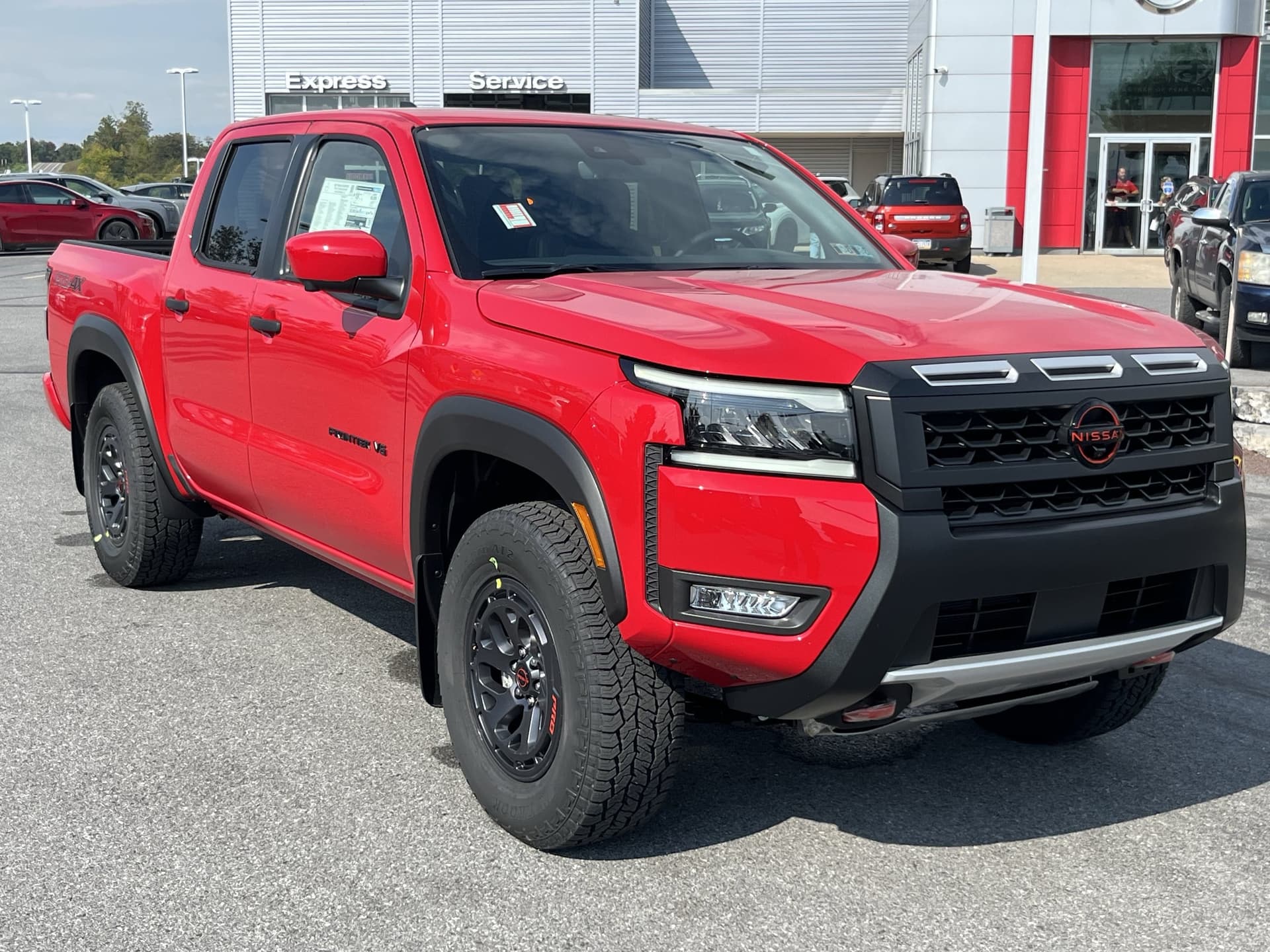 2027 Nissan Frontier PRO-4X — photo 1 of 36