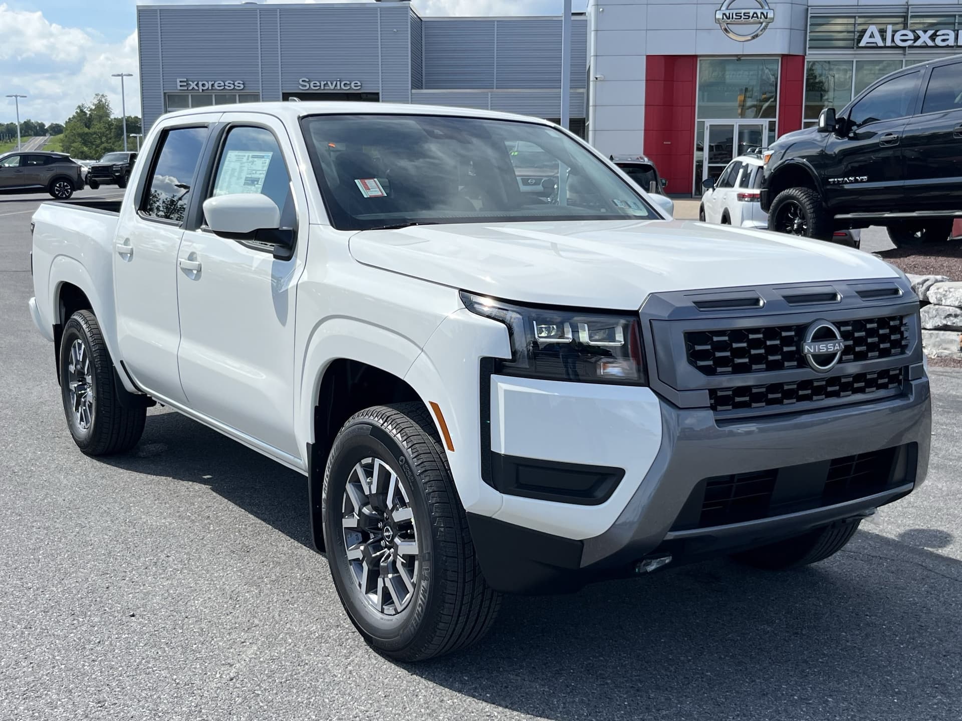2026 Nissan Frontier SV — photo 1 of 35