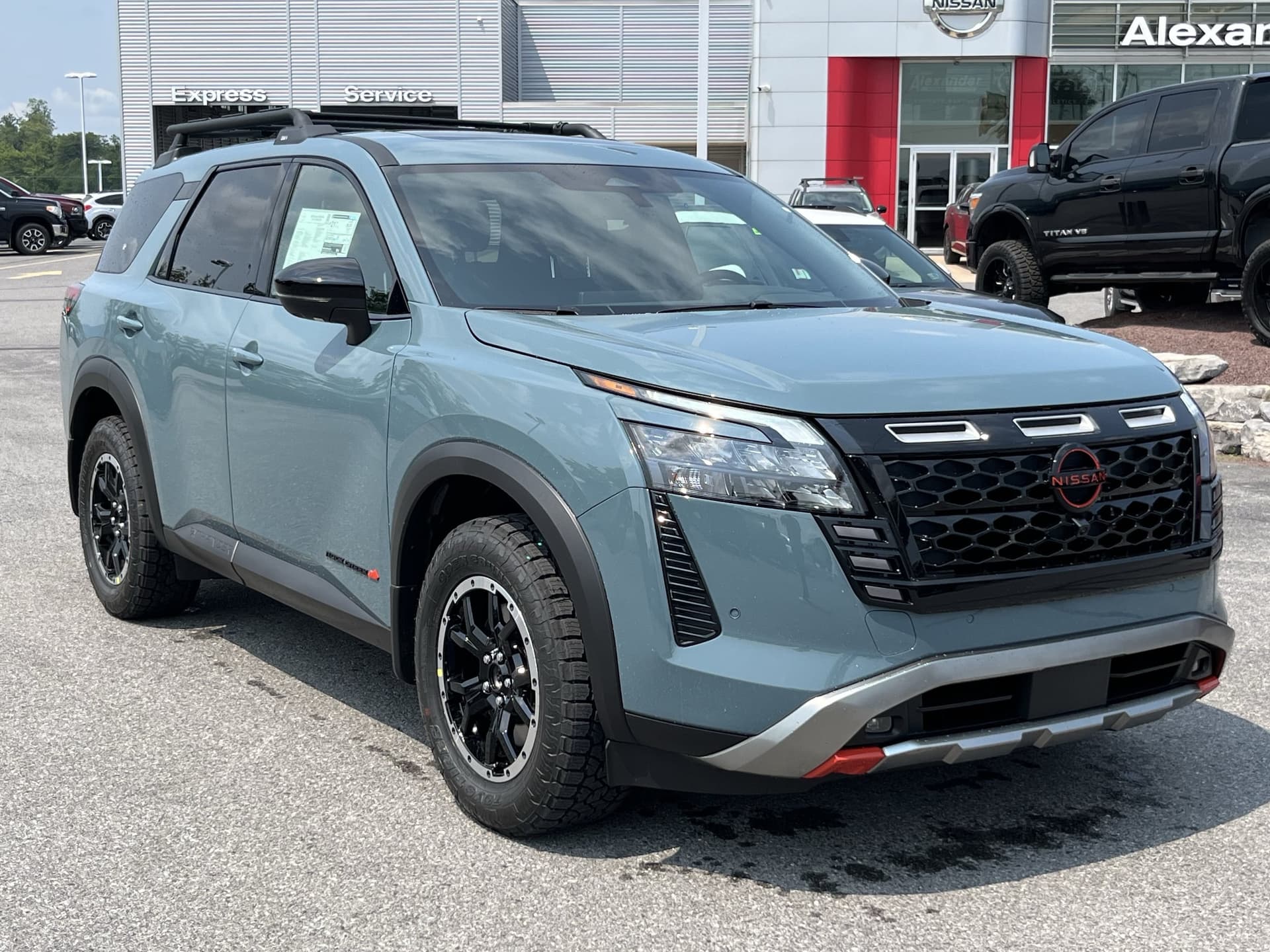 2026 Nissan Pathfinder Rock Creek — photo 1 of 38