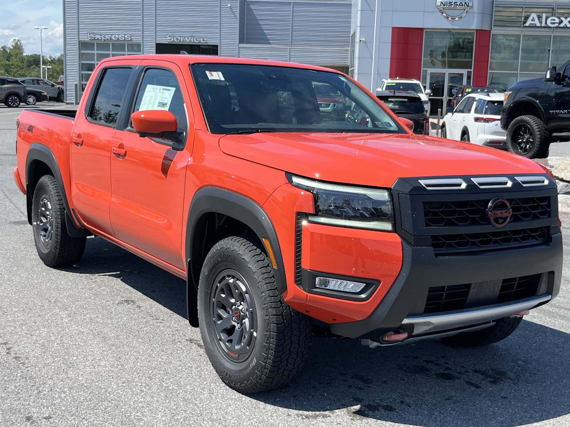 2026 Nissan Frontier PRO-4X — photo 1 of 38