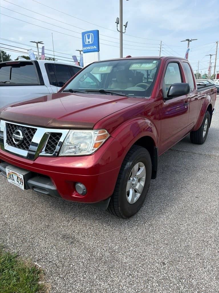 2012 Nissan Frontier SV — photo 1 of 16
