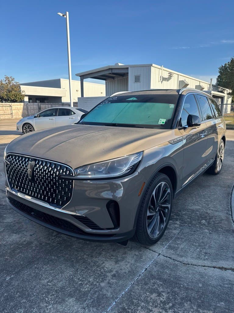 2025 Lincoln Aviator Reserve — photo 1 of 5