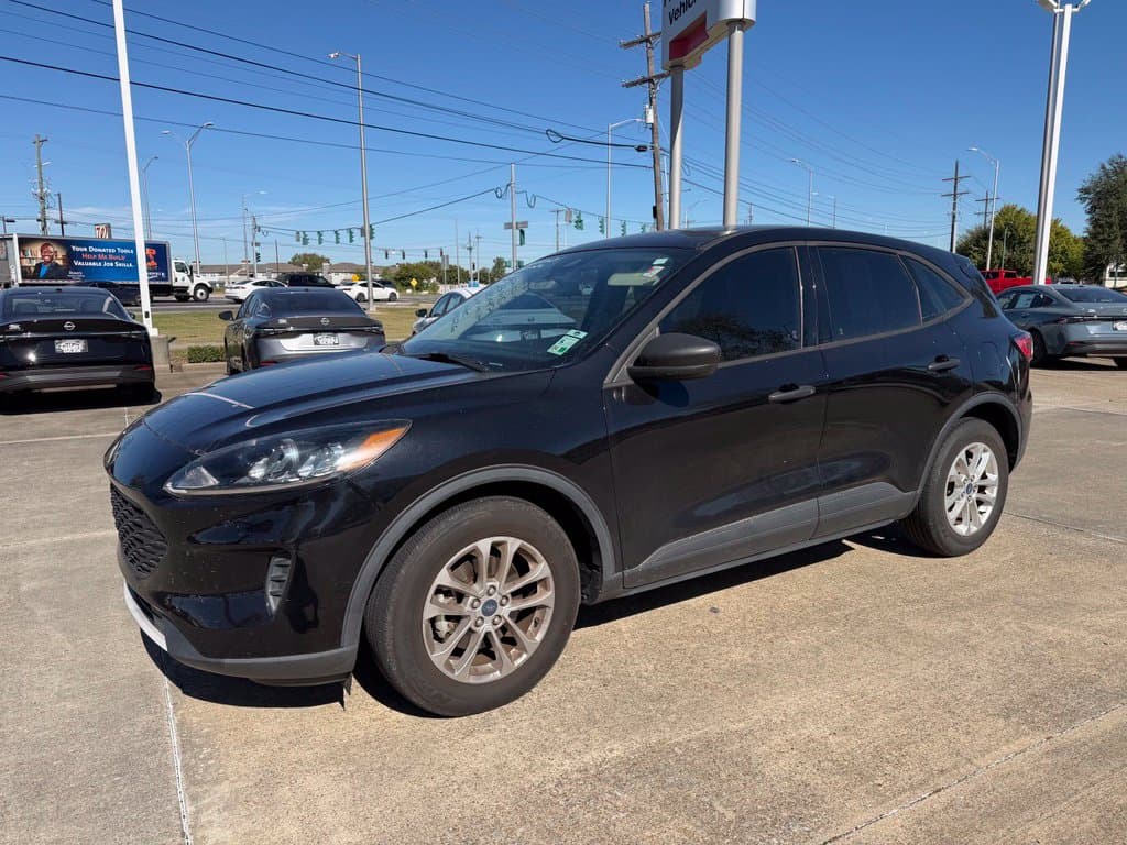 2020 Ford Escape S — photo 1 of 14