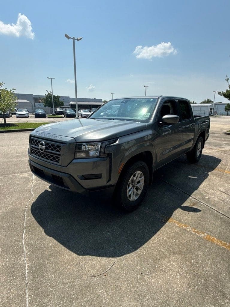 2024 Nissan Frontier SV — photo 1 of 4