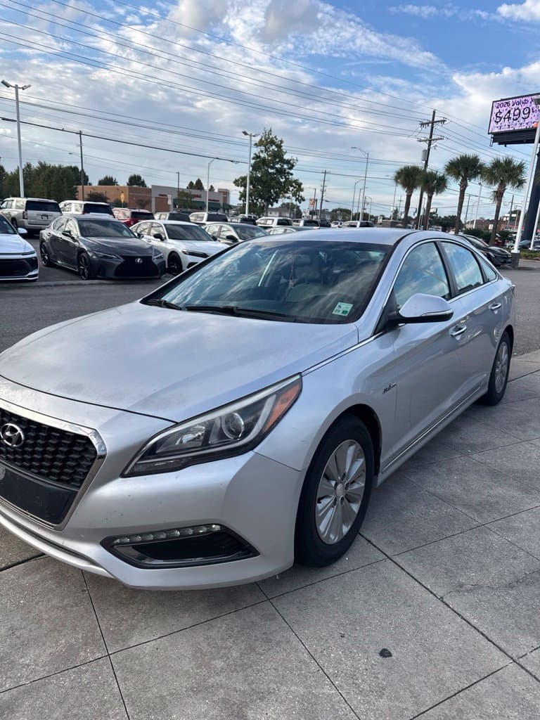 2016 Hyundai Sonata Hybrid SE — photo 1 of 4