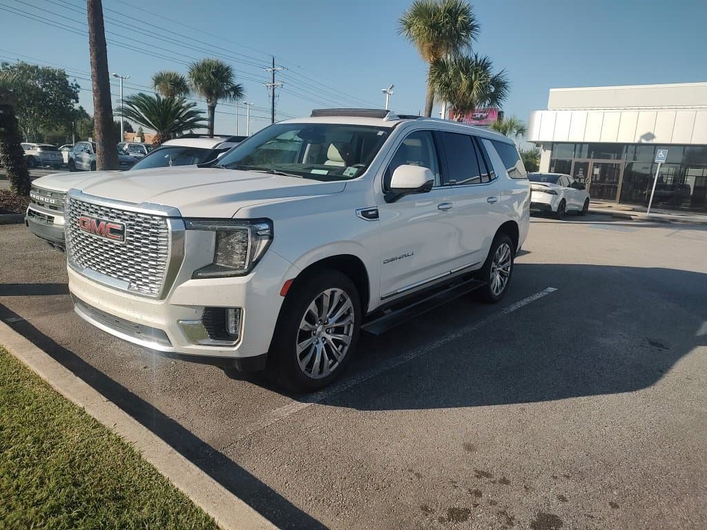 2023 GMC Yukon Denali — photo 1 of 5