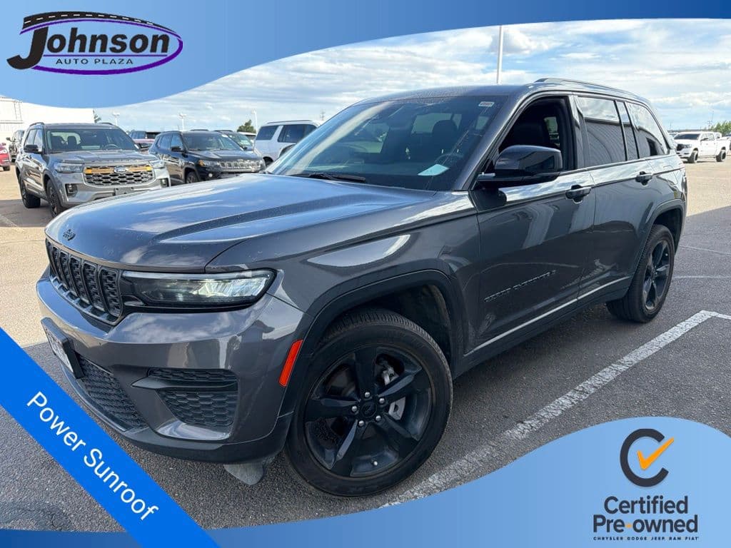 2024 Jeep Grand Cherokee Laredo — photo 1 of 6