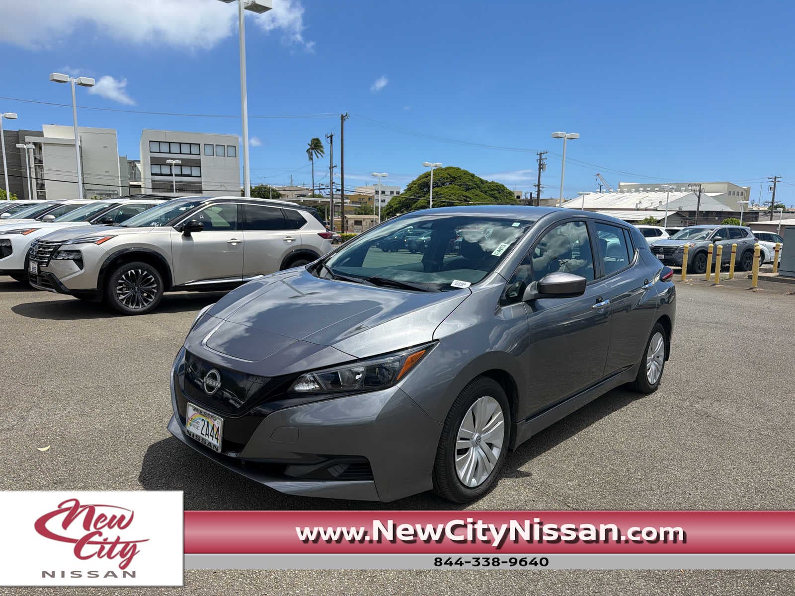 2023 Nissan Leaf S — photo 1 of 11