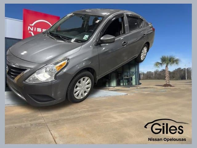 2016 Nissan Versa Base — photo 1 of 5