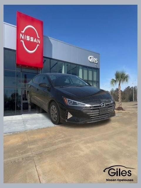 2020 Hyundai Elantra SE — photo 1 of 3