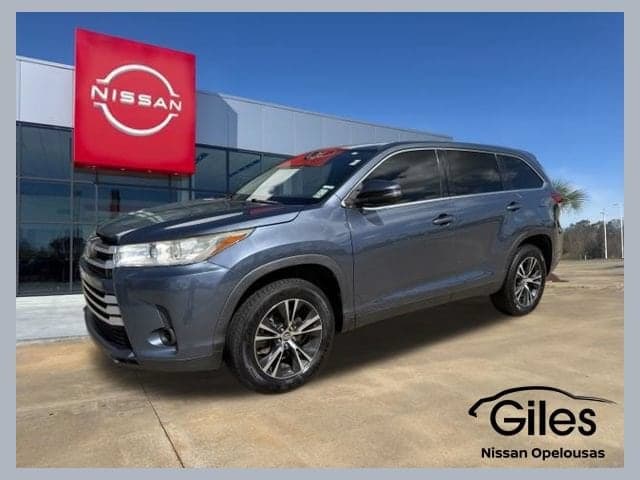 2019 Toyota Highlander LE V6 — photo 1 of 20