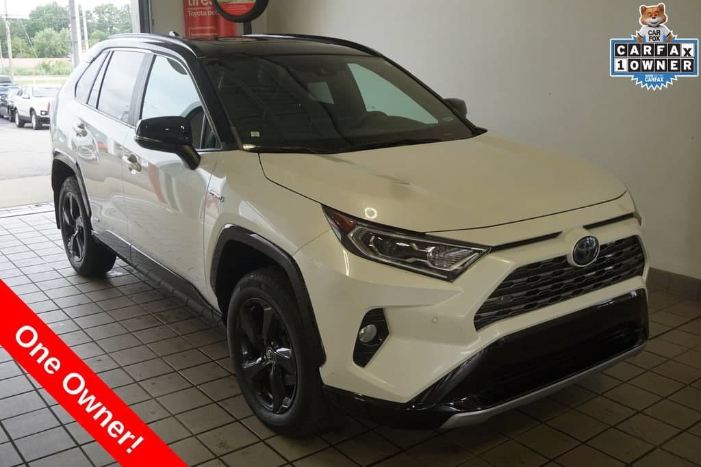 2020 Toyota RAV4 Hybrid XSE — photo 1 of 34