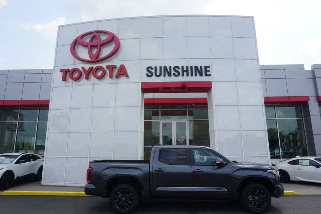2026 Toyota Tundra i-FORCE MAX Platinum — photo 1 of 59