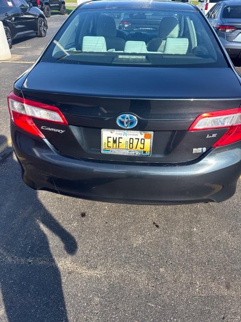 2014 Toyota Camry Hybrid LE — photo 1 of 12