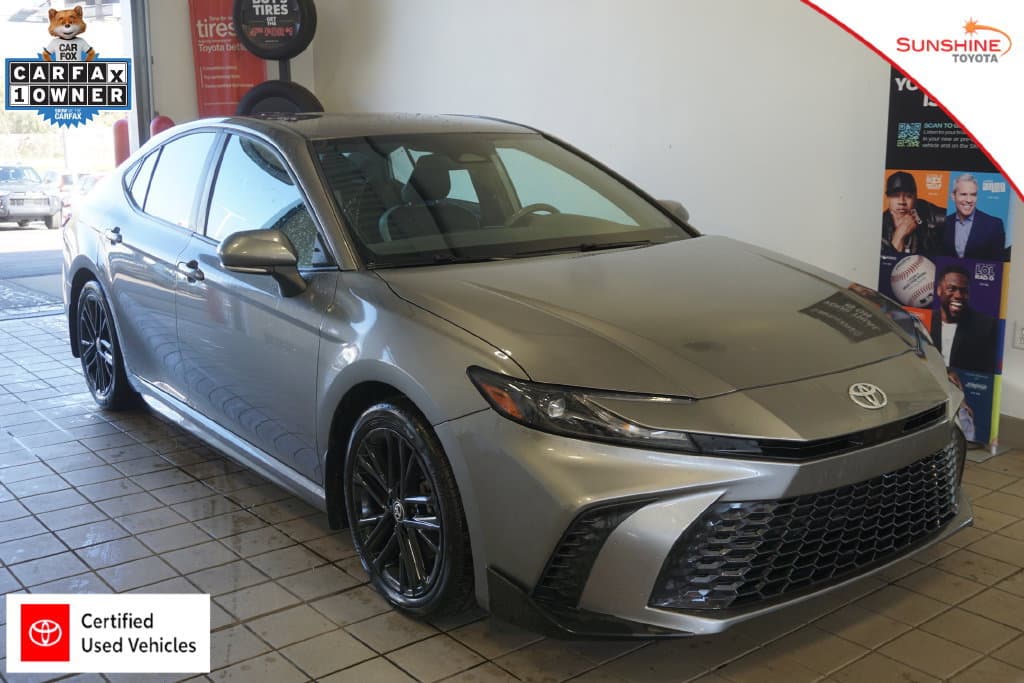 2025 Toyota Camry SE — photo 1 of 28