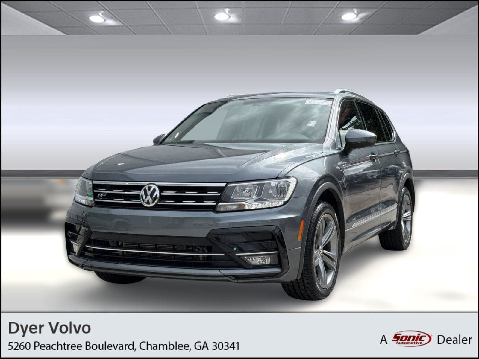 2019 Volkswagen Tiguan SE — photo 1 of 31