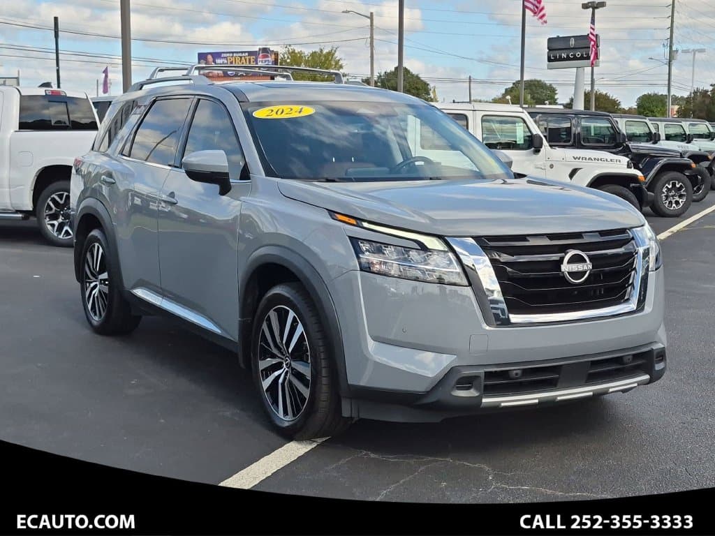 2024 Nissan Pathfinder Platinum — photo 1 of 36
