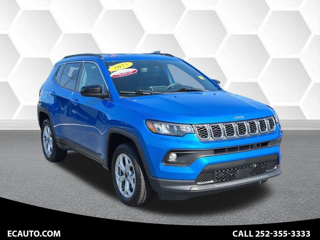2025 Jeep Compass Latitude — photo 1 of 34