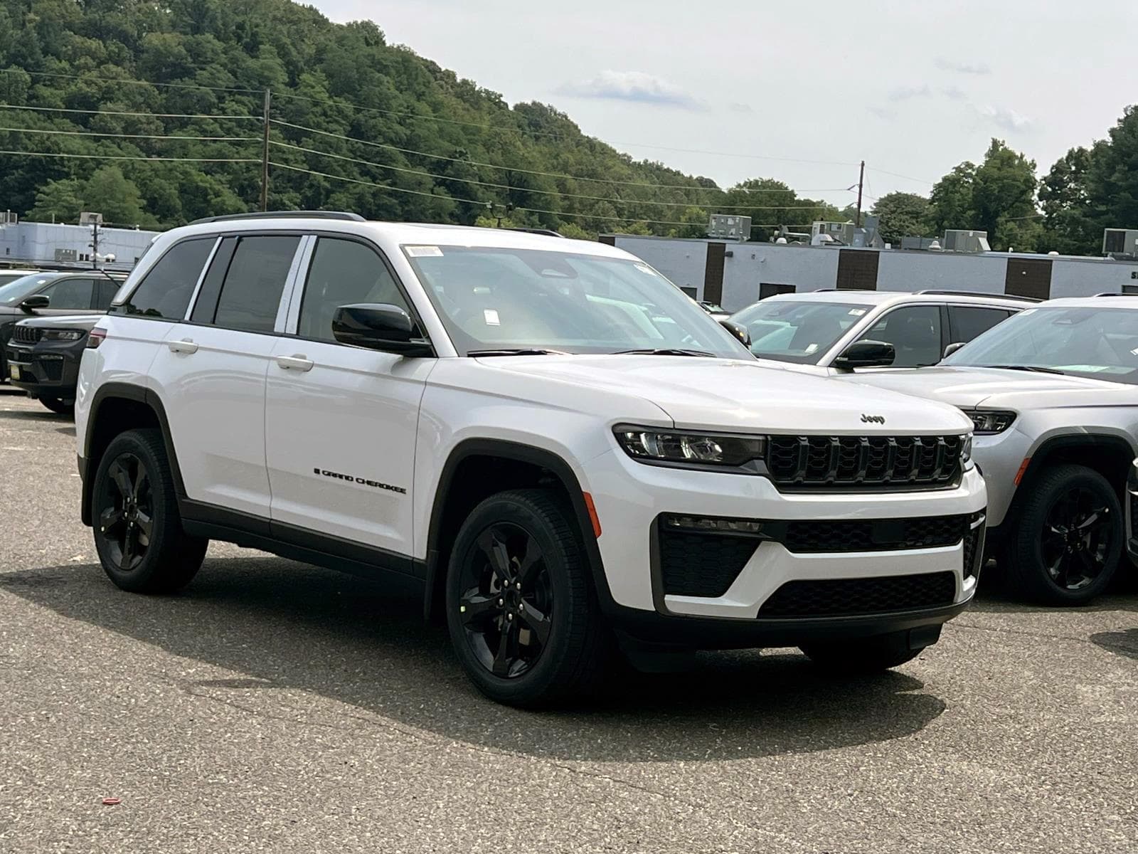 2026 Jeep Grand Cherokee Limited — photo 1 of 18