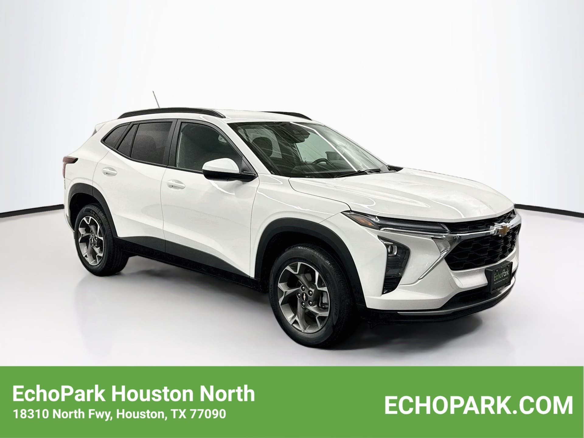 2025 Chevrolet Trax LT — photo 1 of 26