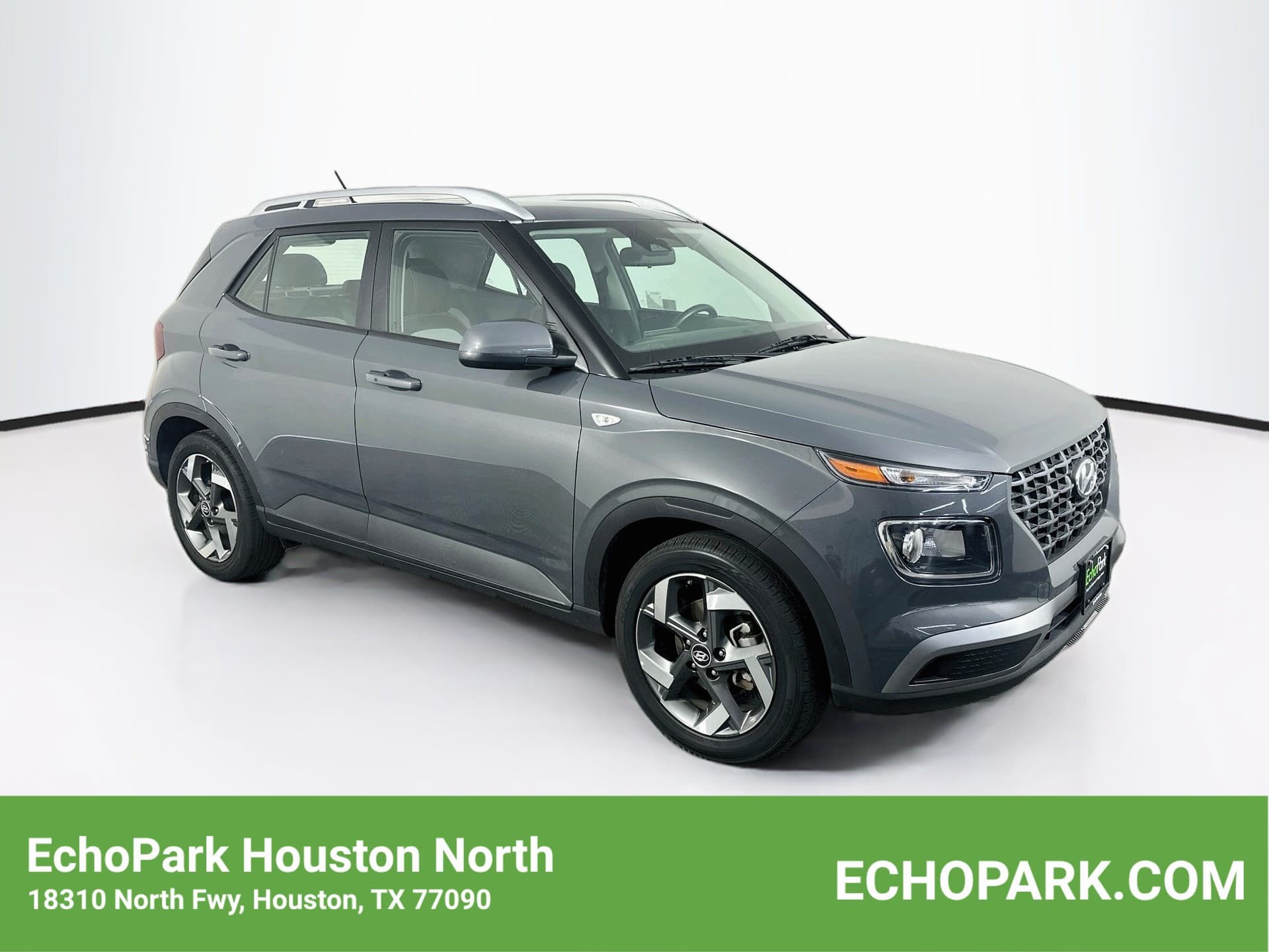 2025 Hyundai Venue SEL — photo 1 of 28