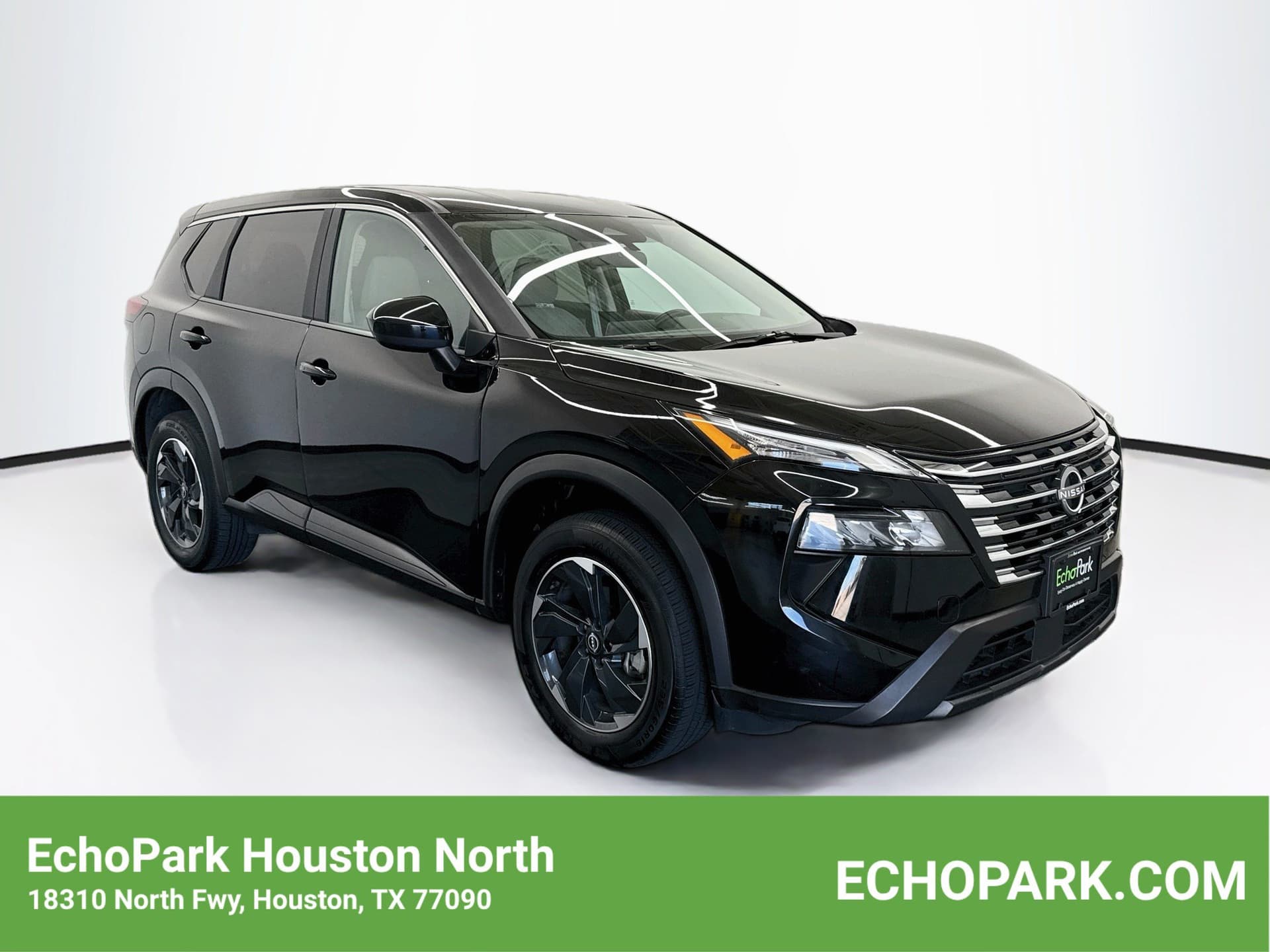 2025 Nissan Rogue SV — photo 1 of 30