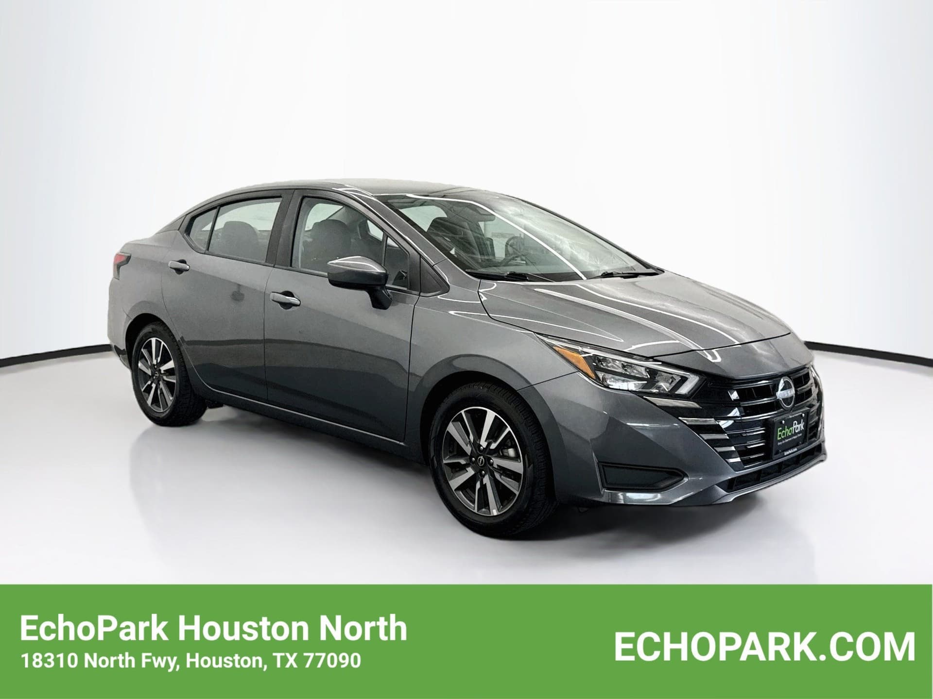 2025 Nissan Versa SV — photo 1 of 28