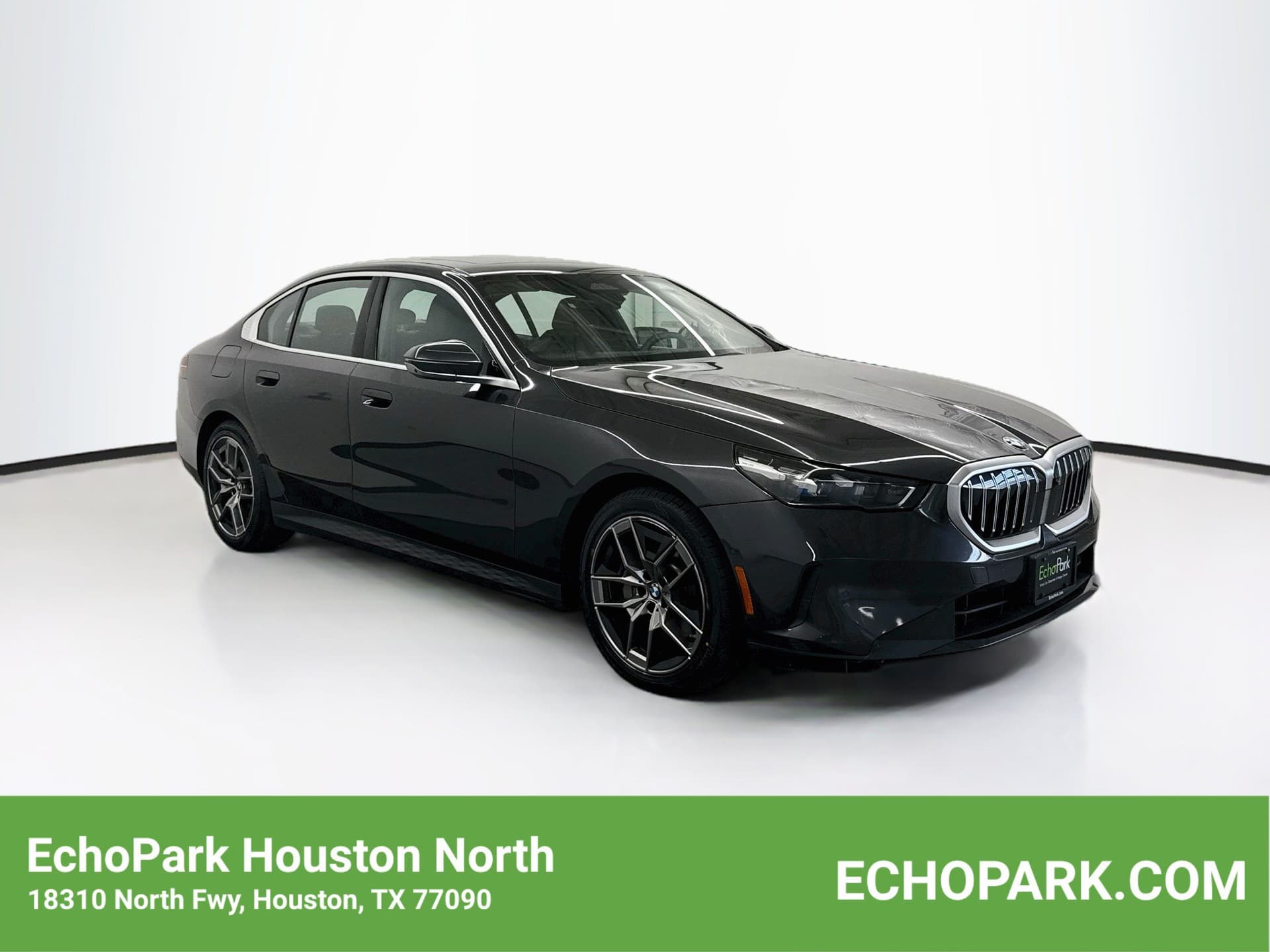 2026 BMW 5 Series 530i — photo 1 of 32