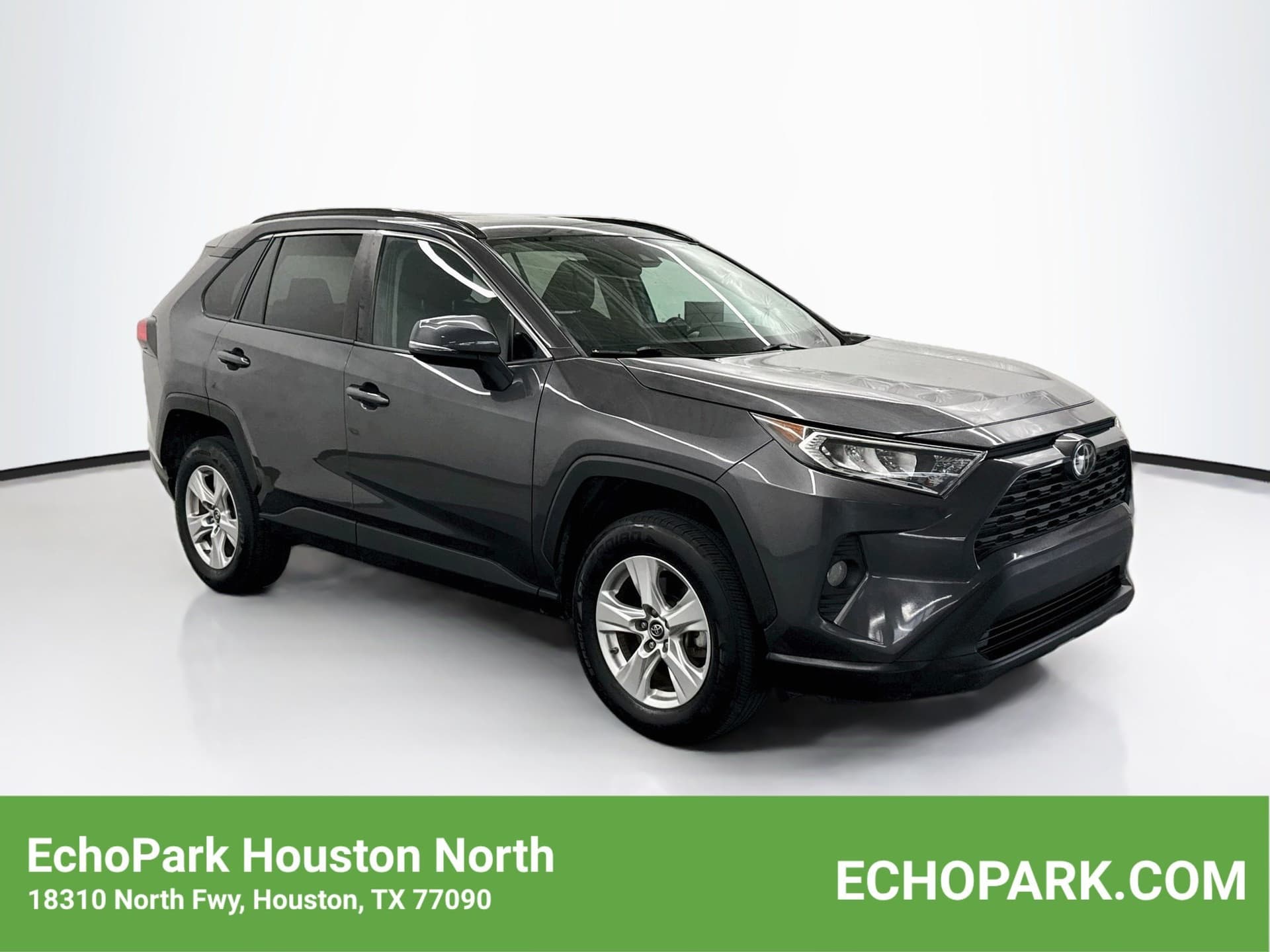 2019 Toyota RAV4 XLE — photo 1 of 28