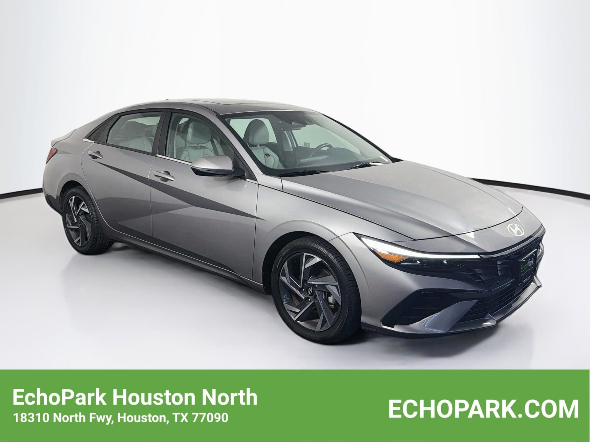 2025 Hyundai Elantra Limited — photo 1 of 31