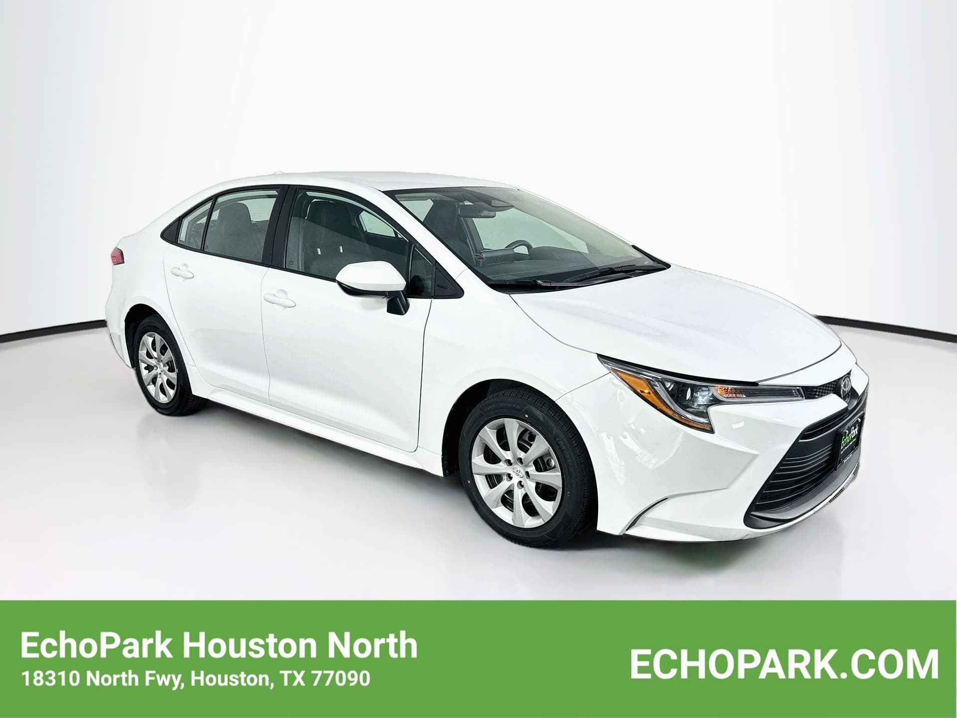 2025 Toyota Corolla LE — photo 1 of 26