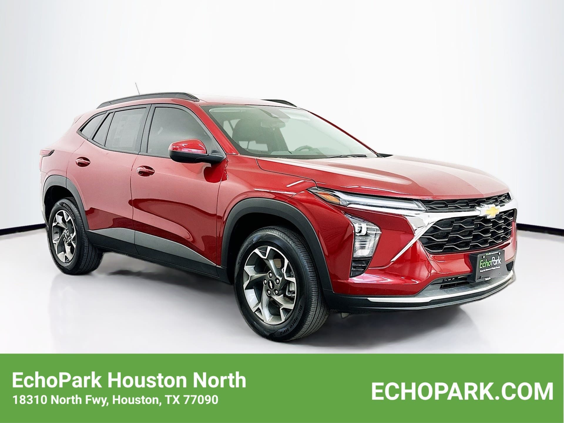 2025 Chevrolet Trax LT — photo 1 of 29
