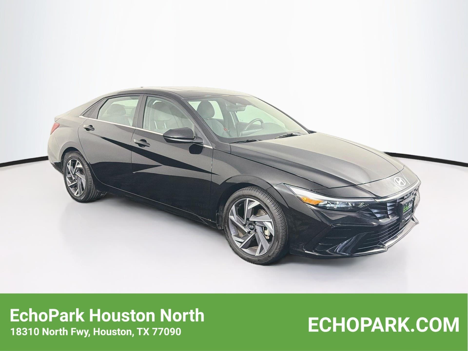 2025 Hyundai Elantra SEL Convenience — photo 1 of 31