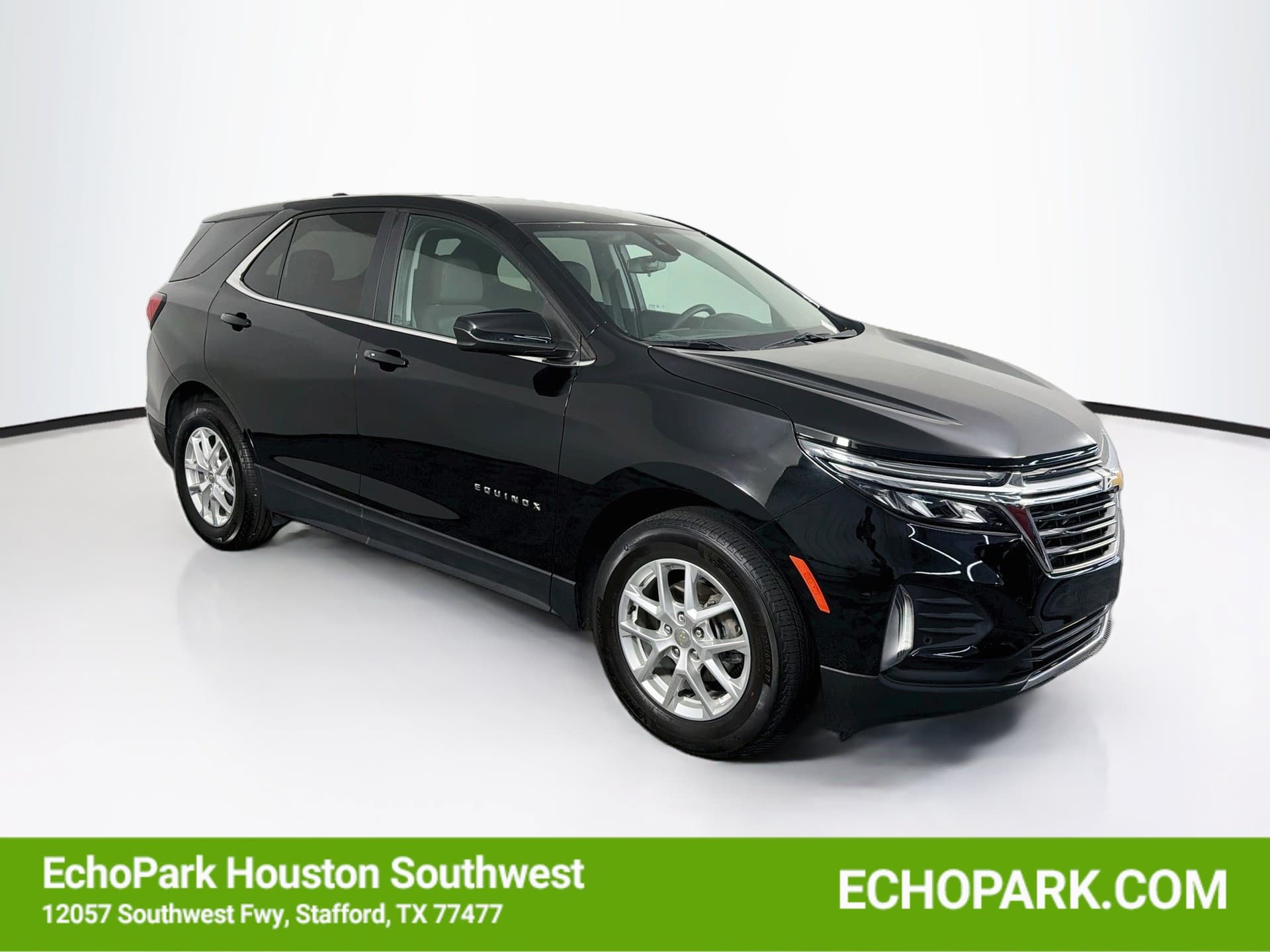 2024 Chevrolet Equinox LT — photo 1 of 32