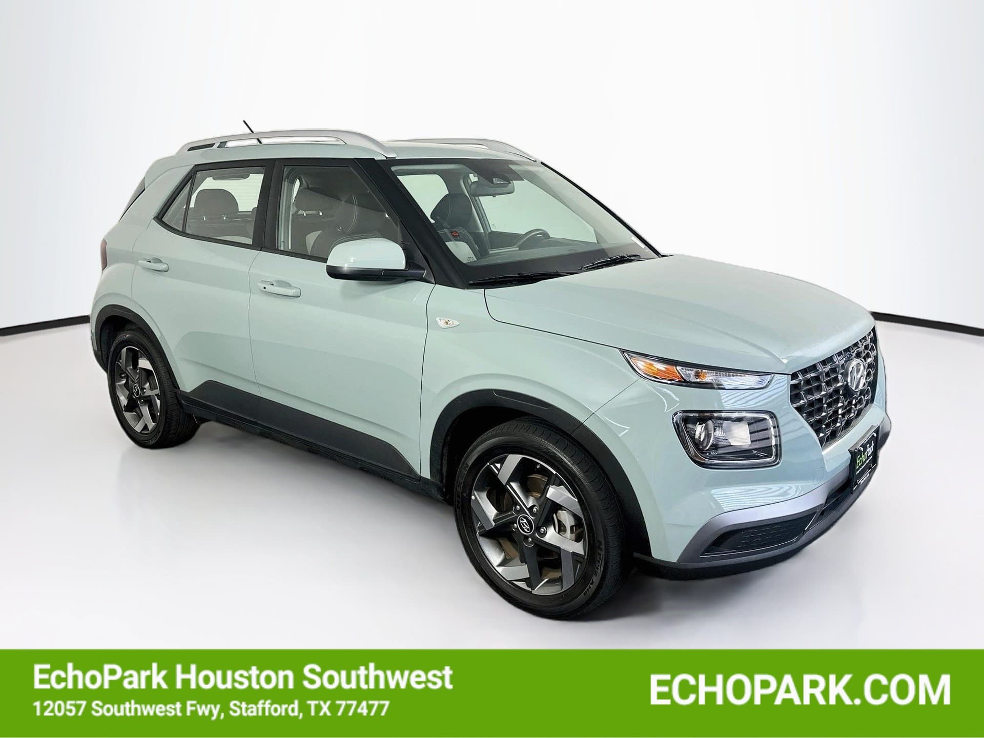 2025 Hyundai Venue SEL — photo 1 of 29