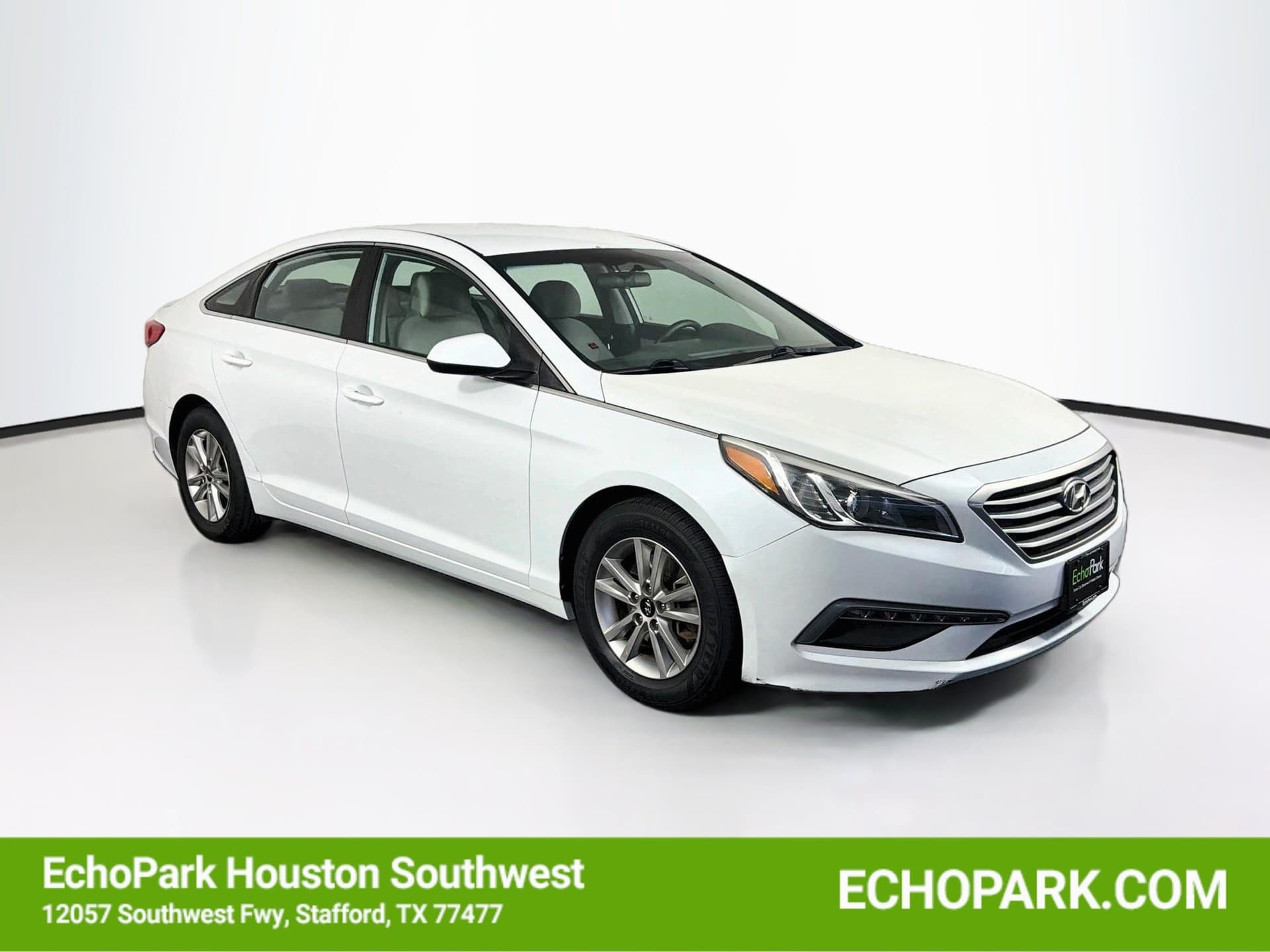 2015 Hyundai Sonata 2.4L SE — photo 1 of 27