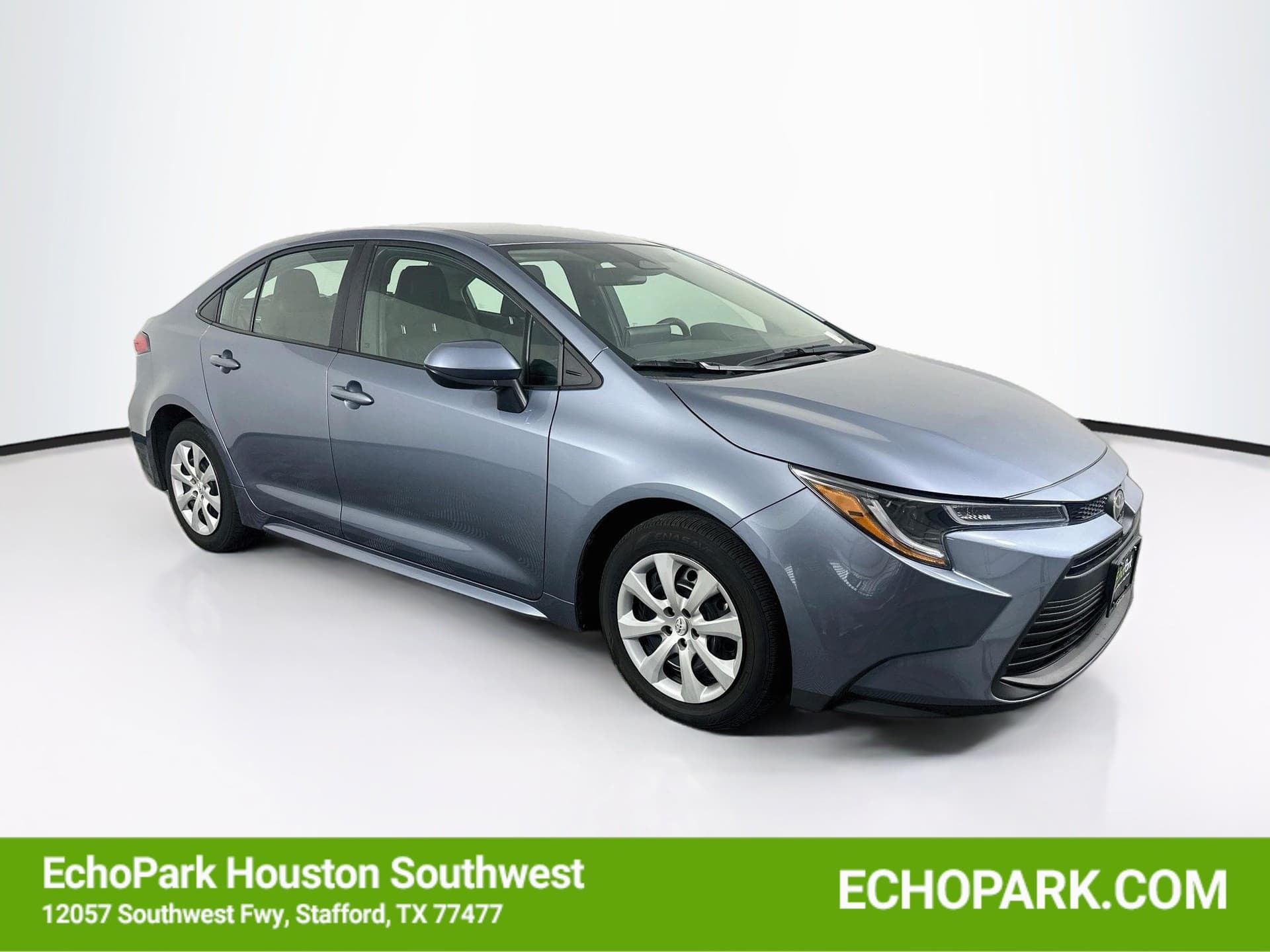 2025 Toyota Corolla LE — photo 1 of 28