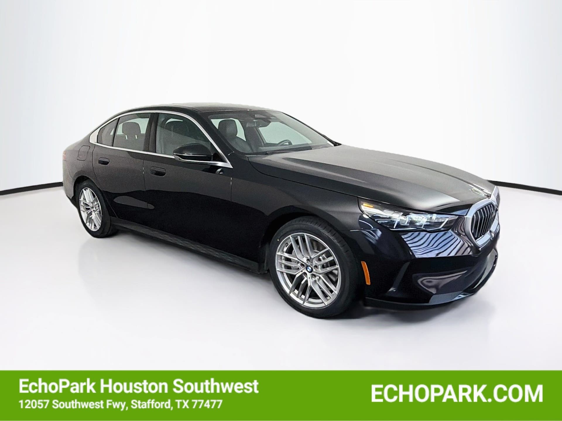 2025 BMW 5 Series 530i — photo 1 of 31