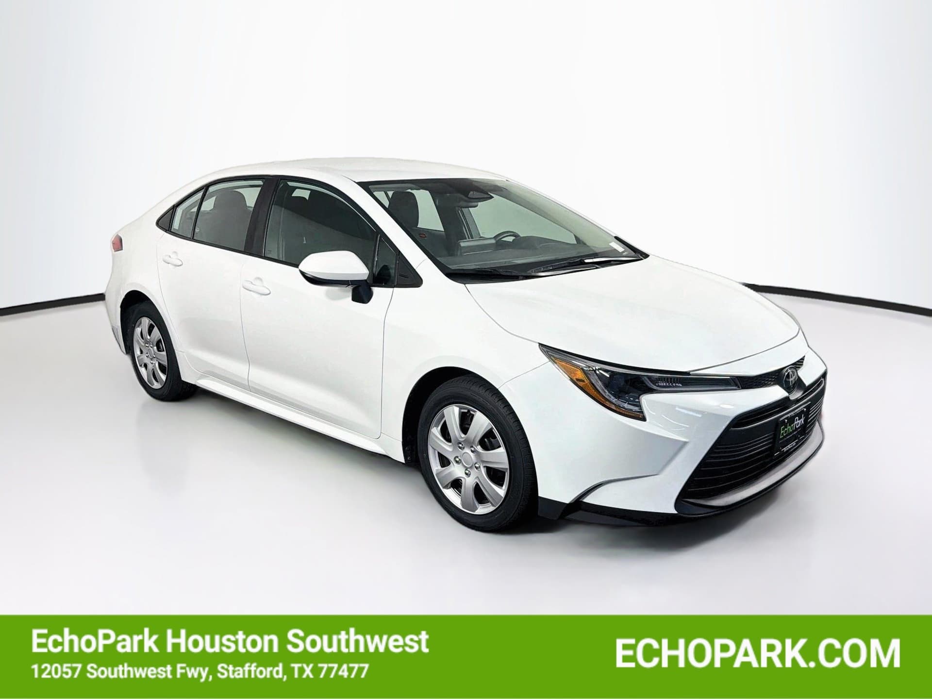 2024 Toyota Corolla LE — photo 1 of 28