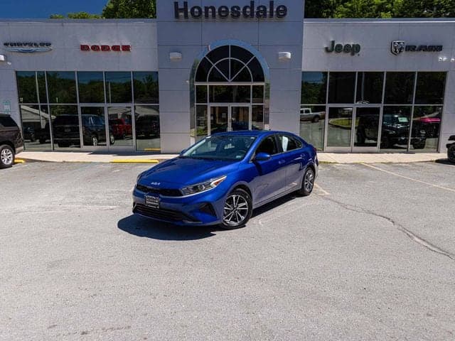 2023 Kia Forte LXS — photo 1 of 37