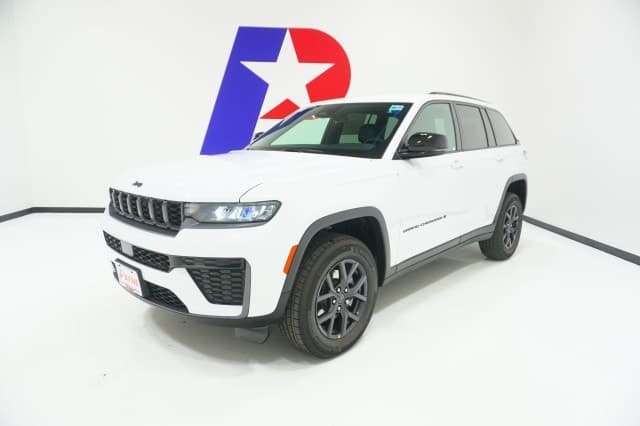 2027 Jeep Grand Cherokee Laredo Altitude — photo 1 of 54